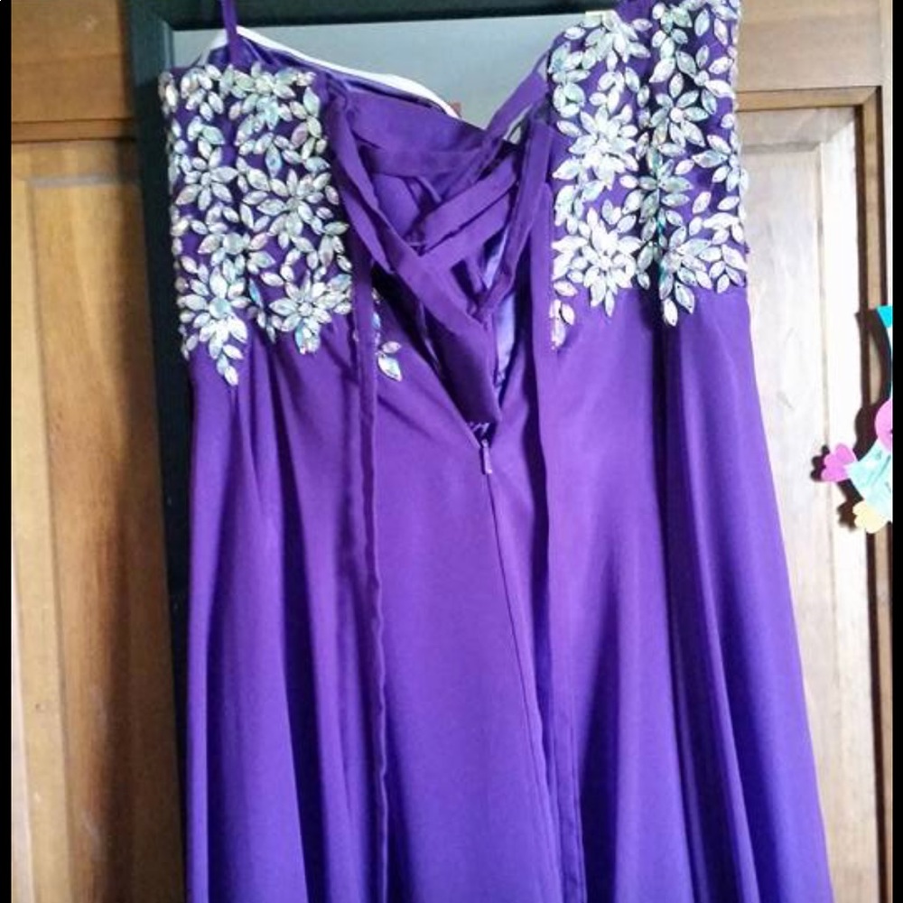 Prom Dress - Picture 3 of 5